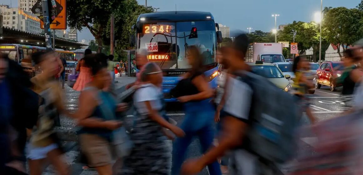 WhatsApp Image 2025-07-27 at 20.20.59 IBGE revisará série histórica do desemprego após atualização com dados do Censo 2022