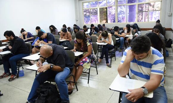 Encceja 2025: cartão de confirmação já está disponível para consulta