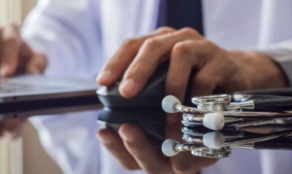 Portí anuncia nova fase com campanha que promete revolucionar a gestão financeira médica