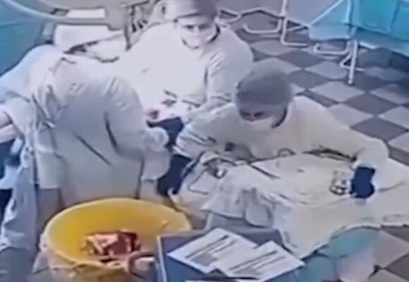 Médicos russos realizam cirurgia durante terremoto de magnitude 8.8