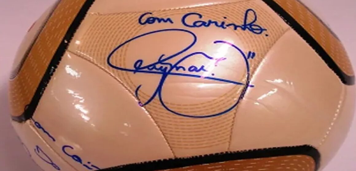 Supremo Tribunal Federal condena a 17 anos homem que furtou bola assinada por Neymar em invasão ao Congresso