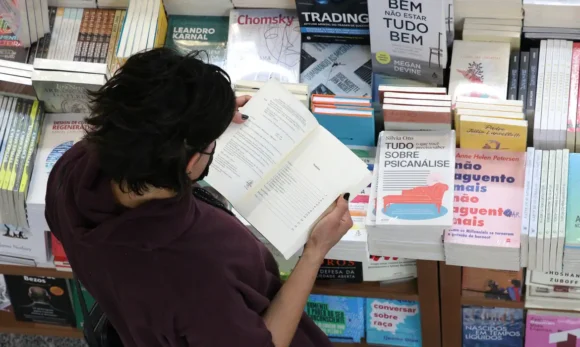 dia_do_livro_sp_rvrsa_abr_2810212699 ABL avalia inclusão de 8 novas palavras no vocabulário oficial do português