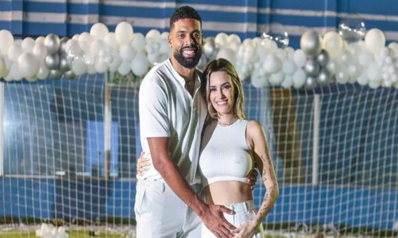 Atacante do Paysandu revela sexo do bebê em chá especial no Estádio da Curuzu