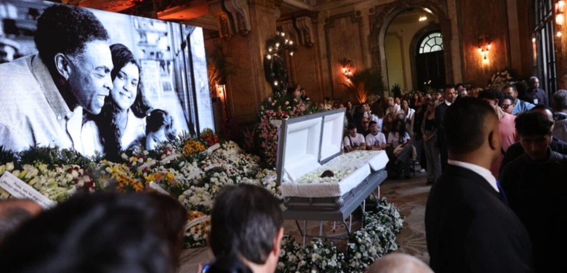 Velório de Preta Gil reúne familiares e fãs em cerimônia emocionante no Theatro Municipal