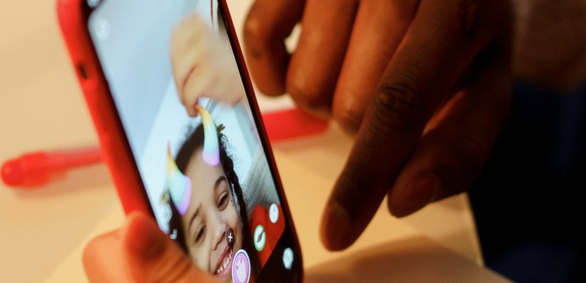 TikTok amplia controle parental com notificações sobre posts de adolescentes