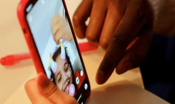 redes-crianca-e-consumo-notifica-tiktok TikTok amplia controle parental com notificações sobre posts de adolescentes