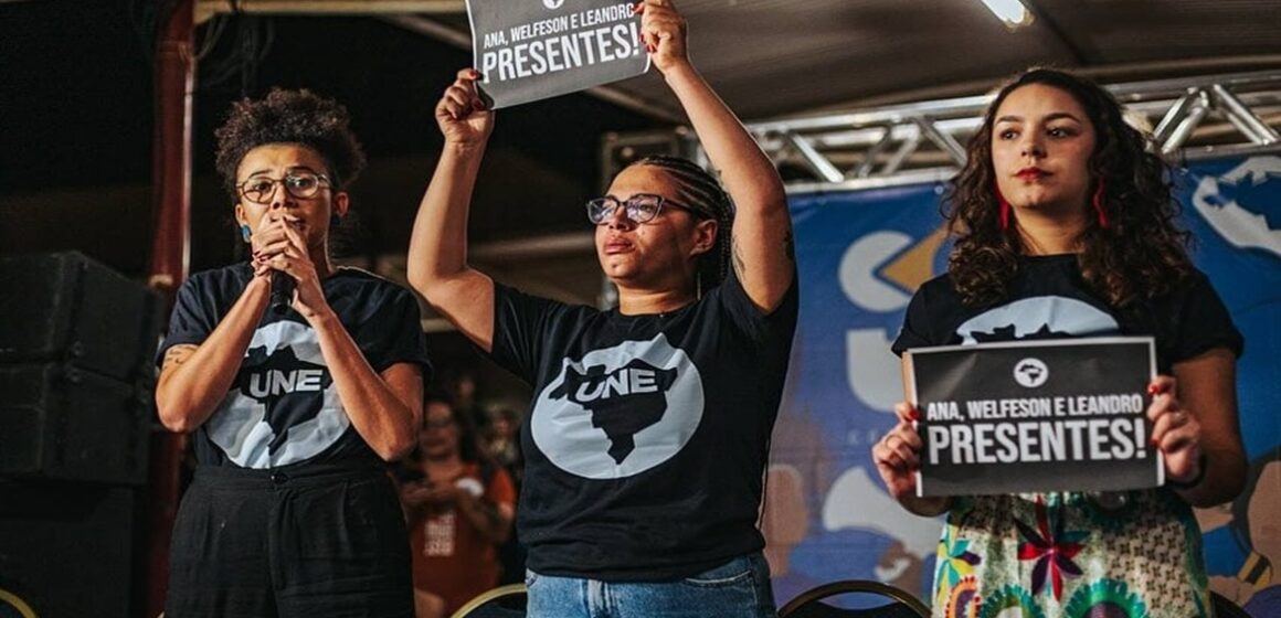 Congresso inicia em Goiás em clima de luto com homenagem a estudantes paraenses mortos em acidente