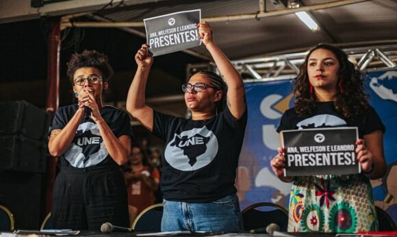 Congresso inicia em Goiás em clima de luto com homenagem a estudantes paraenses mortos em acidente