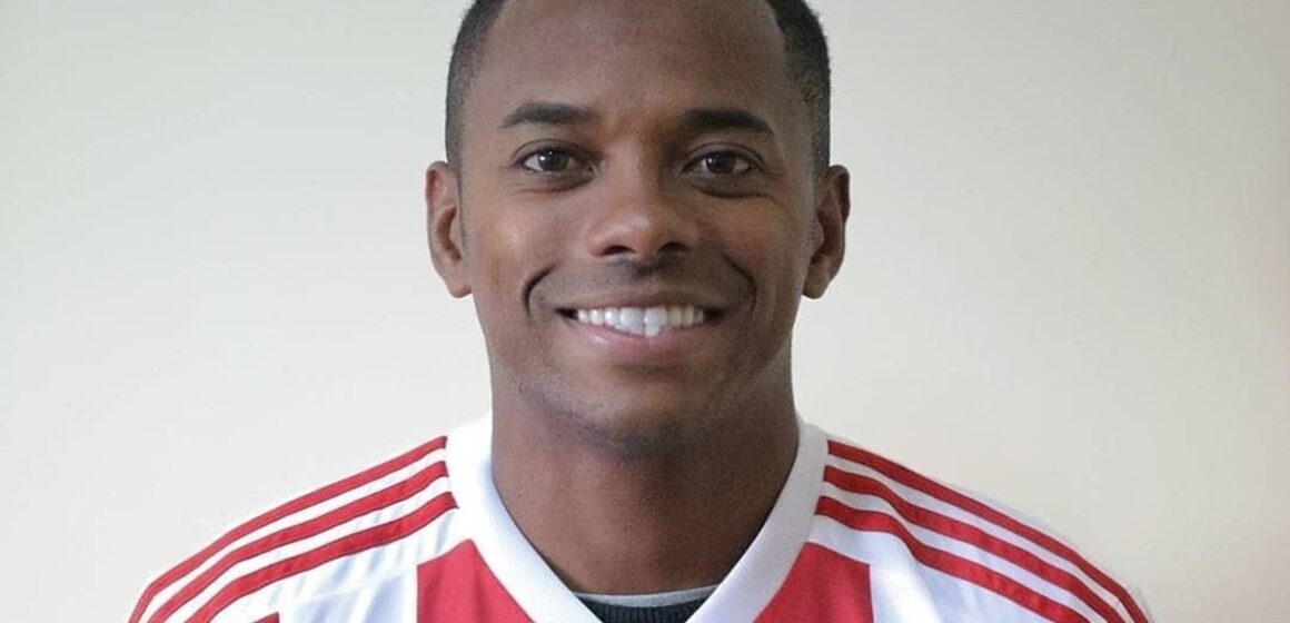 STJ adia para 20 de agosto decisão sobre redução de pena de Robinho
