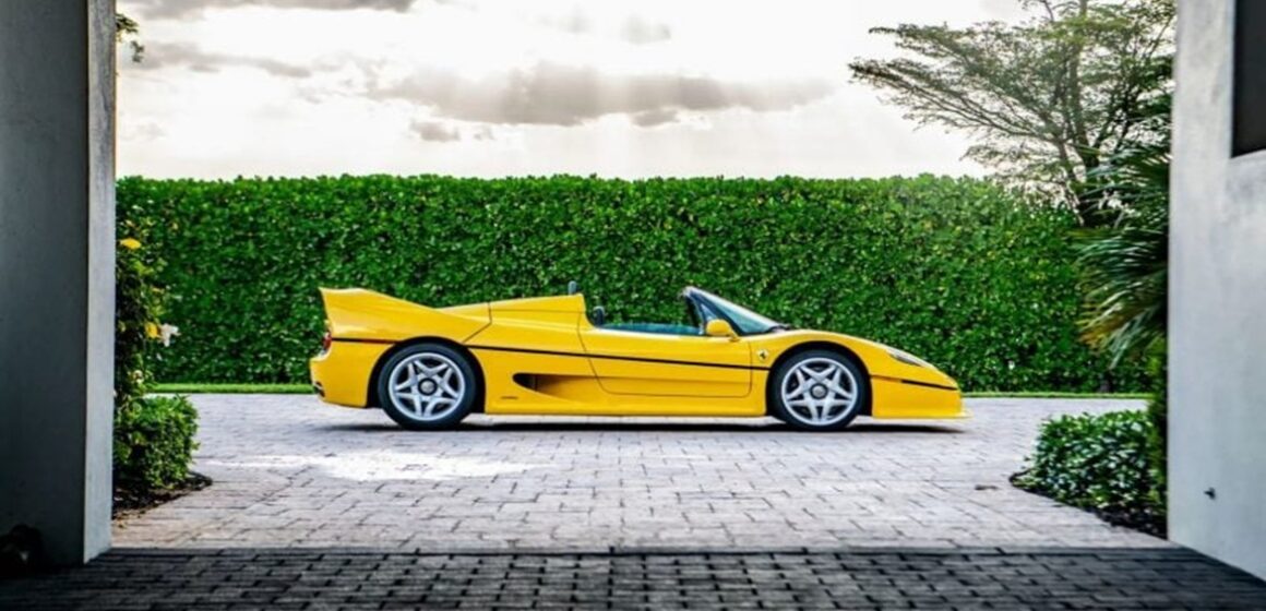 Ferrari F50 que pertenceu a Ralph Lauren é leiloada por US$ 9,2 milhões