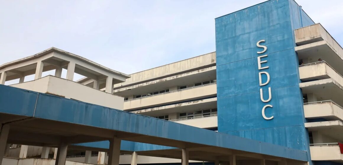 Seduc abre seleção para estagiários de nível superior com bolsa de R$ 600 em programa de reforço escolar