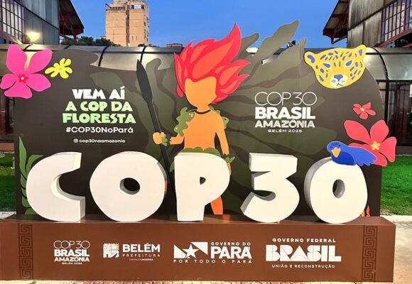Totem interativo na Estação das Docas marca contagem regressiva para a COP30 em Belém
