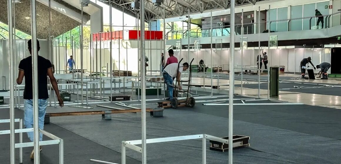 20250812112605-GF00024439-F00429734 Montagem da 28ª Feira Pan-Amazônica do Livro inicia no Hangar em Belém