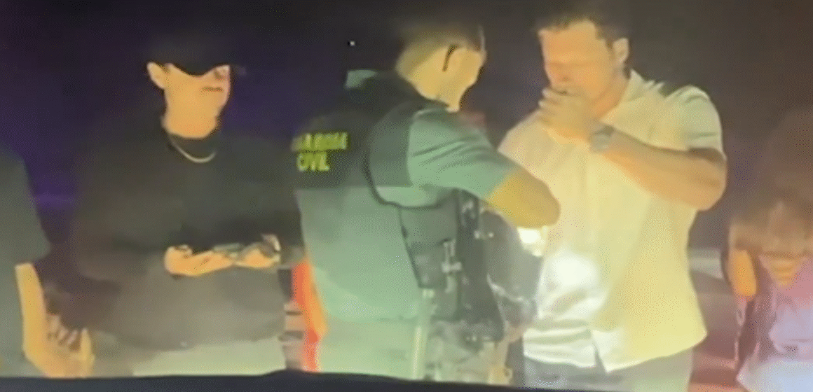 Captura de tela 2025-08-14 151003 Leonardo DiCaprio é revistado ao tentar entrar em festa exclusiva em Ibiza