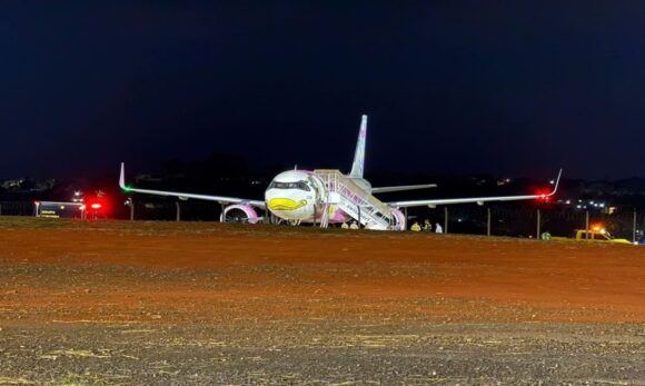 Avião da Azul faz pouso de emergência em Brasília após ameaça de bomba