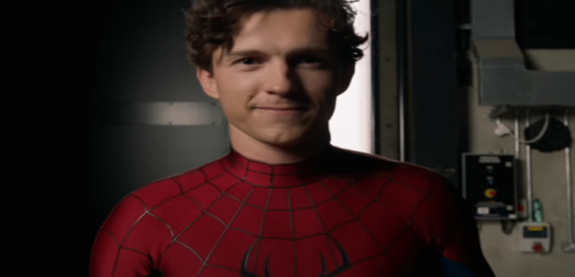 Marvel revela novo uniforme do Homem-Aranha para filme de 2026