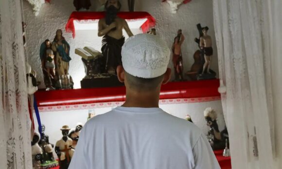 Racismo religioso no trabalho: caso de umbandista demitido vira precedente contra discriminação