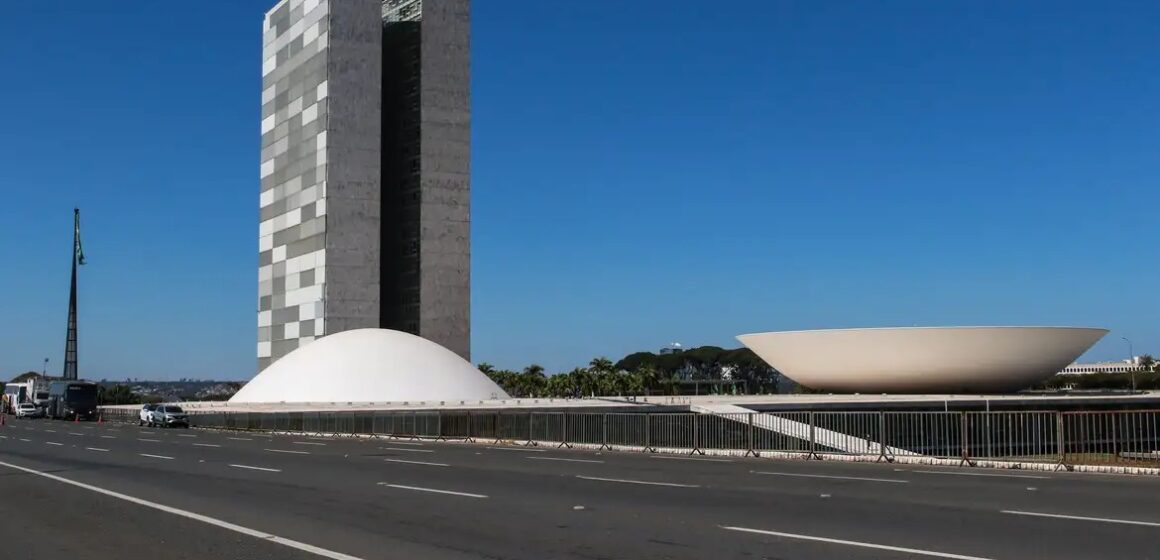 WhatsApp Image 2025-08-04 at 12.39.36 Congresso retoma trabalhos com pautas polêmicas: de isenção do IR a cassação de Zambelli