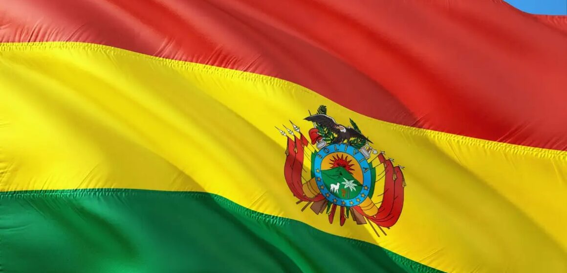 Direita lidera disputa presidencial na Bolívia após 19 anos de governos de esquerda