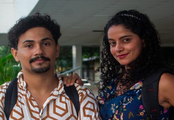 “Tchau Tchau Amor” volta aos palcos com nova versão e emociona com história paraense
