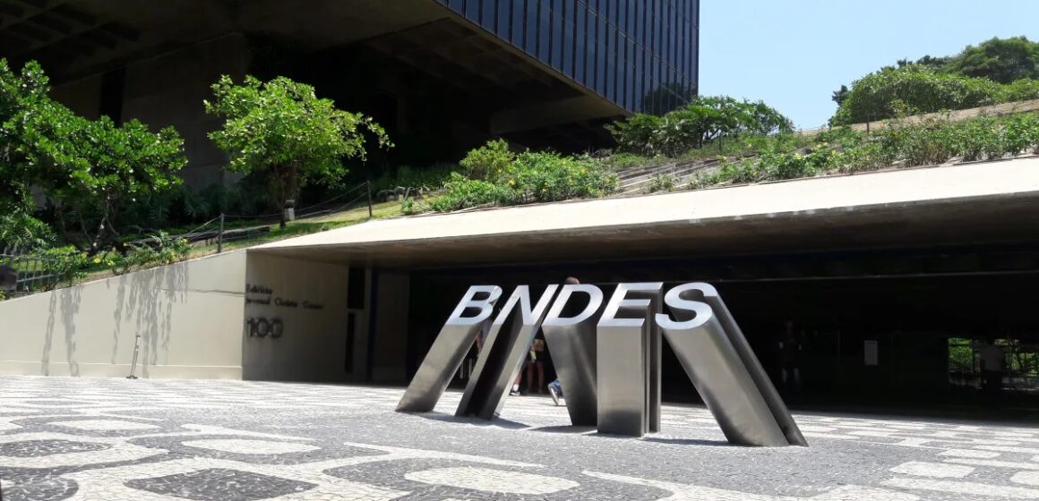 BNDES tem lucro de R$ 13,3 bi no primeiro semestre e amplia crédito em 56%