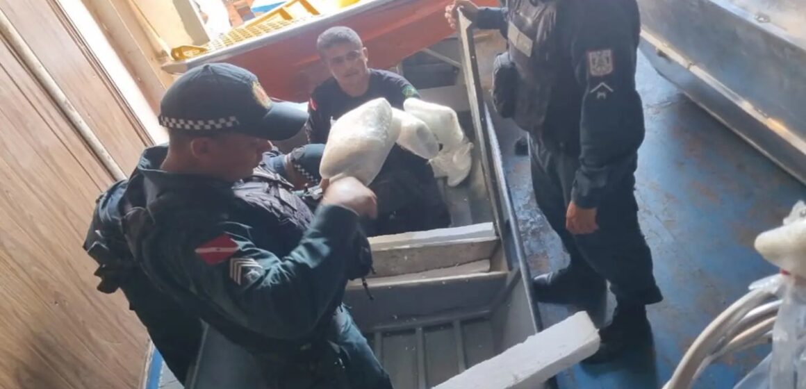 Operação apreende mais de 20 quilos de drogas no Rio Amazonas durante fiscalização fluvial
