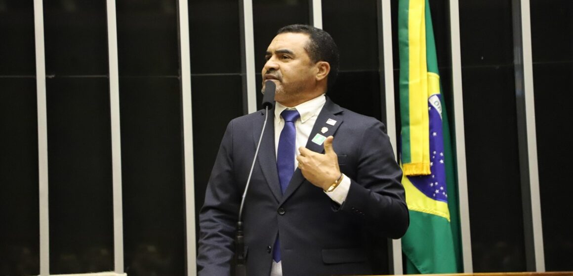 Mensagens encontradas pela Polícia Federal contribuíram para afastamento do governador do Tocantins