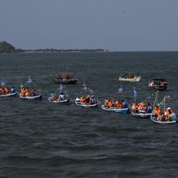 CfnWuYz3OafIjDYMqUEoLi1ZPuFQpZhNDNB8KSZ7 Festival Sairé em Santarém: busca dos mastros e cortejo fluvial marcam ritual secular