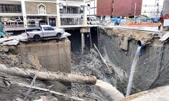 Cratera gigante se abre em avenida da Tailândia e interdita hospital