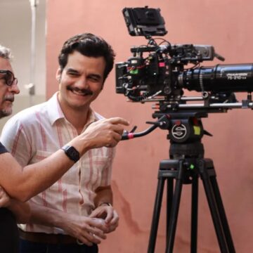 Kleber-Mendonca-Filho-e-Wagner-Moura-_-Creditos_-Laura-Castor Kleber Mendonça Filho será homenageado pelo Critics Choice Awards por direção em “O Agente Secreto”