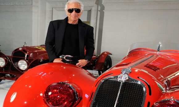 Ralph Lauren compara carros clássicos a obras de arte em livro sobre estilo