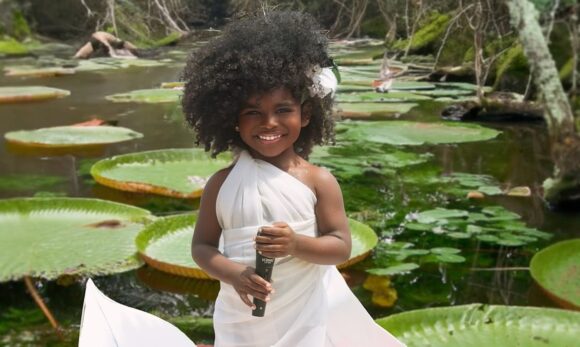 Fotógrafo paraense cria ensaio temático inspirado em show de Mariah Carey com a pequena Agatha Vitória
