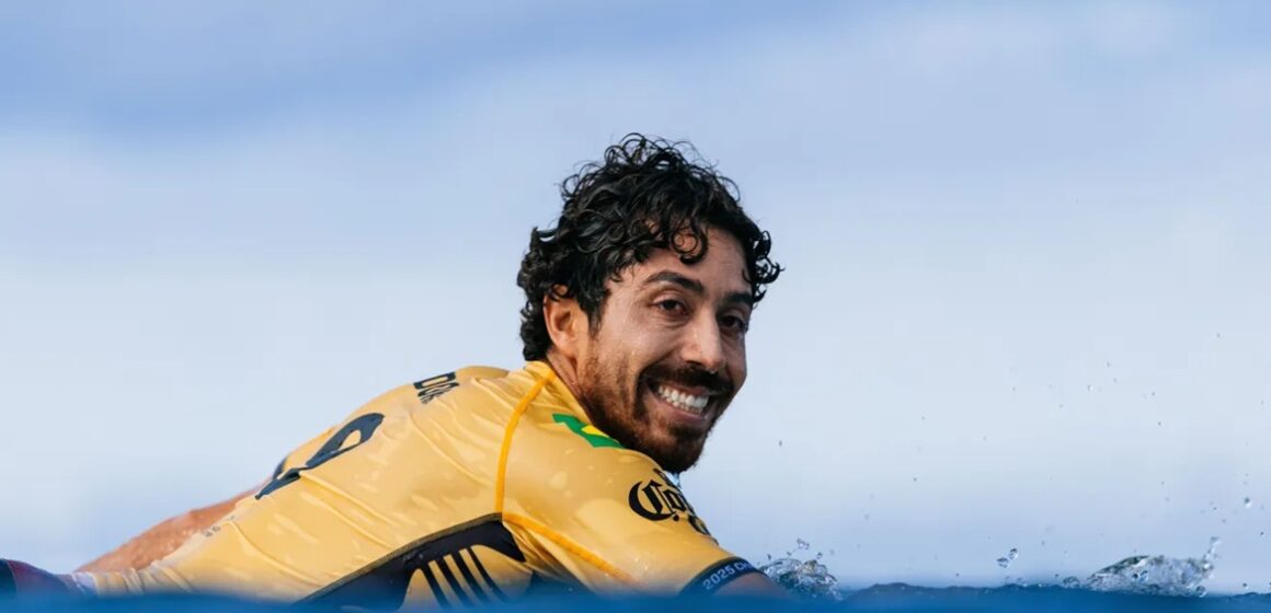 Vitória do brasileiro Yago Dora amplia domínio do país no surfe com 8 títulos