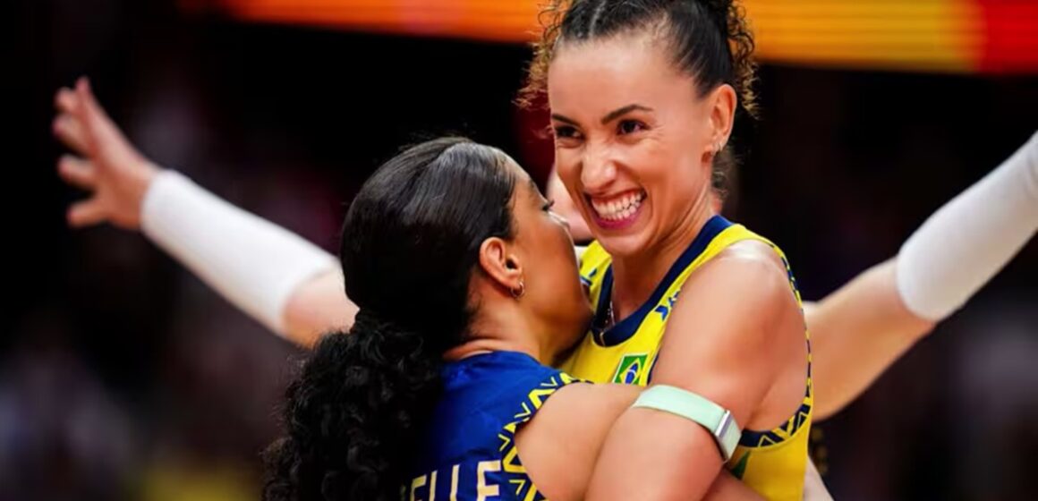 Brasil vence a França por 3 a 0 e avança às semifinais do Mundial de Vôlei Feminino