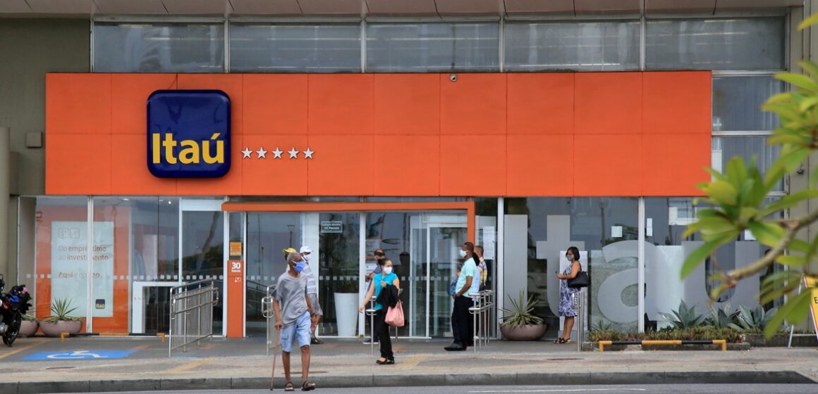 Após avaliar produtividade no regime de home office, Itaú demite funcionários