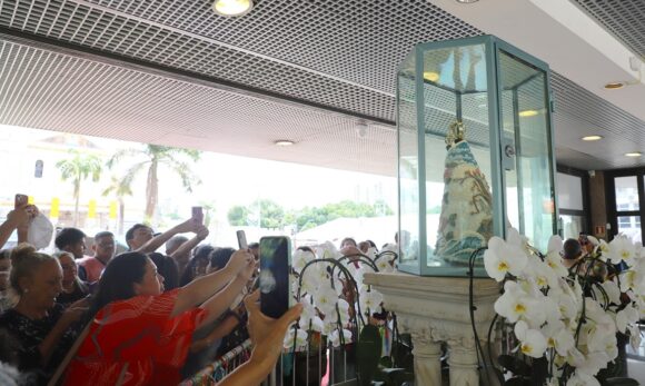 561299245_1375259830629252_4031141097099112608_n Imagem Peregrina de Nossa Senhora de Nazaré está disponível para visitação na Praça Sanruário