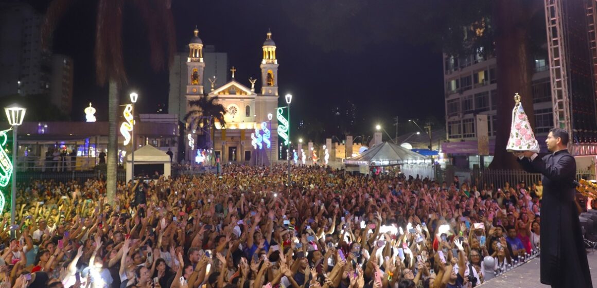 Círio Musical 2025 tem segunda noite com show de Eliana Ribeiro na Praça Santuário