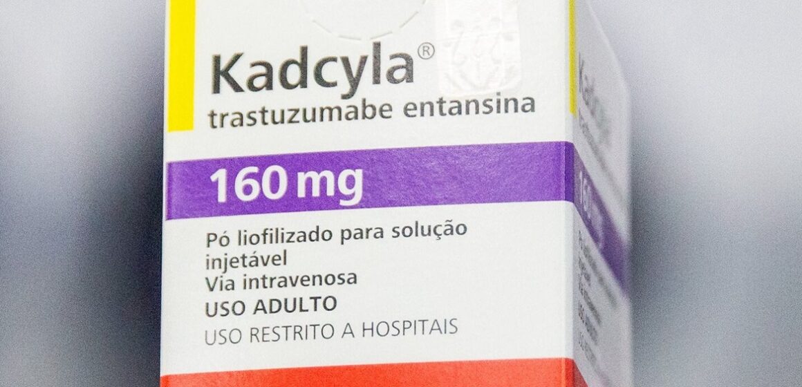 G3LXfulWYAEx1LC SUS recebe primeiro lote de medicamento inovador contra câncer de mama agressivo