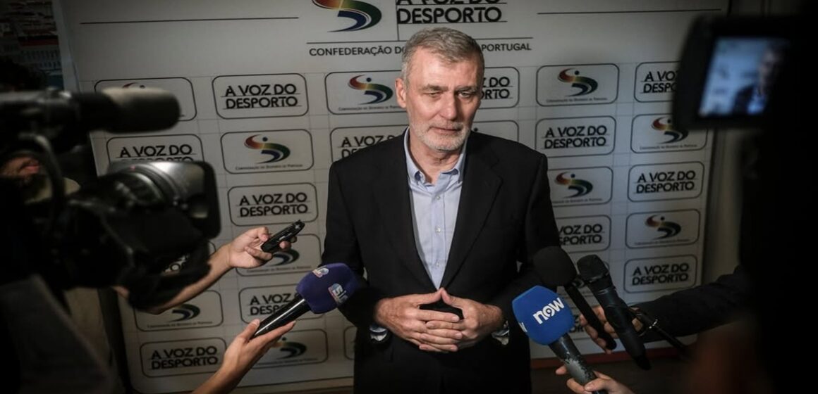 Favorito à Presidência de Portugal fala sobre passado como imigrante no Brasil em campanha
