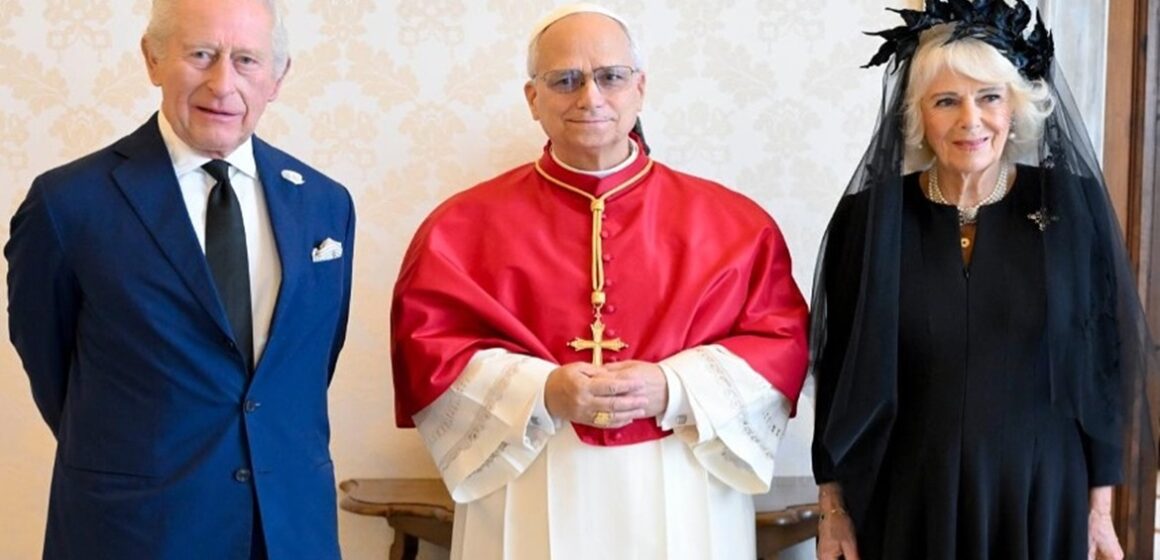 SaveClip.App_568339242_18082863062088319_847398985353097590_n Rei Charles III e papa Leão XIV rezam juntos no Vaticano em gesto histórico 500 anos após ruptura