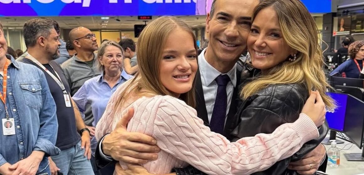 SaveClip.App_570048933_18539523124036587_3441475121882646927_n-e1761914377153-1024x822 Ticiane Ribeiro se despede emocionada da fase do “Jornal Hoje” de César Tralli