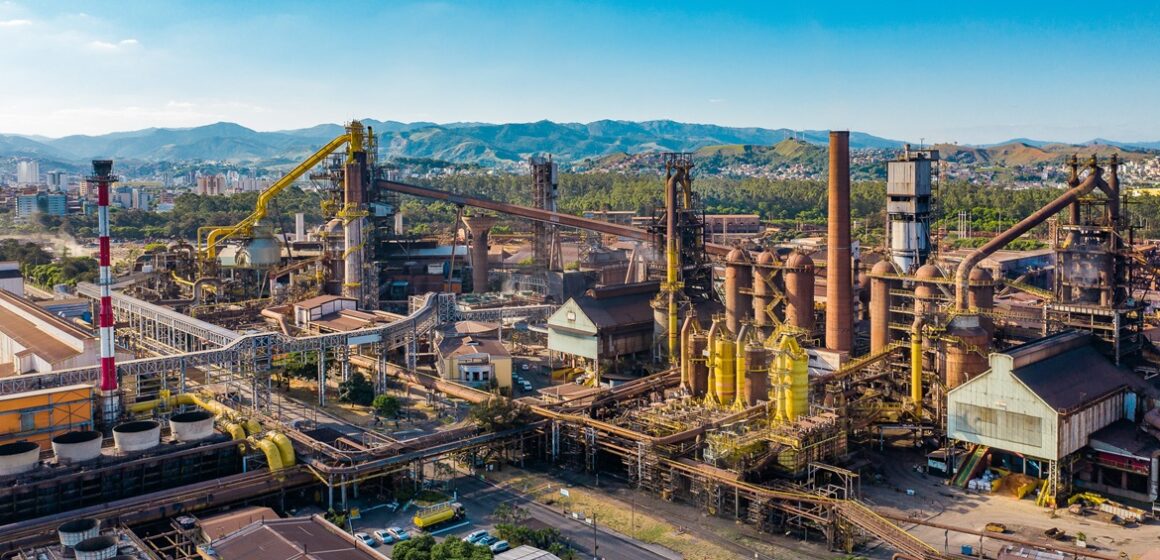 Usiminas registra prejuízo de R$ 3,5 bilhões no terceiro trimestre