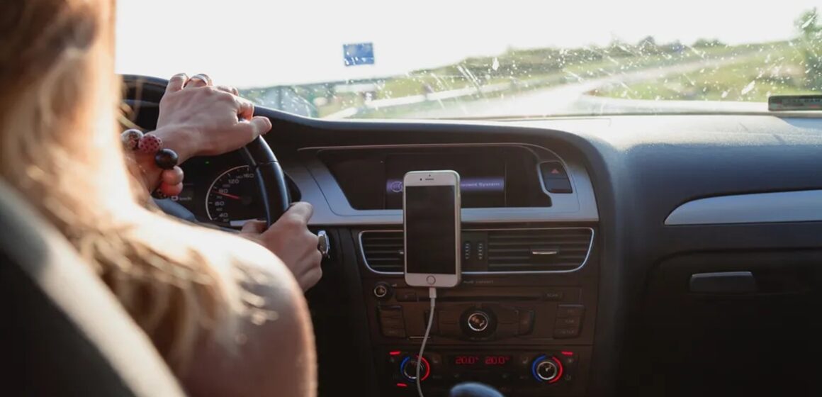 Uber lança funcionalidade para passageiras escolherem motoristas mulheres no Brasil