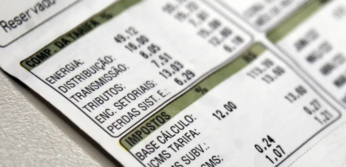 conta_de_energia_mcajr_abr2907221118 Lei que garante conta de luz gratuita para famílias de baixa renda é sancionada