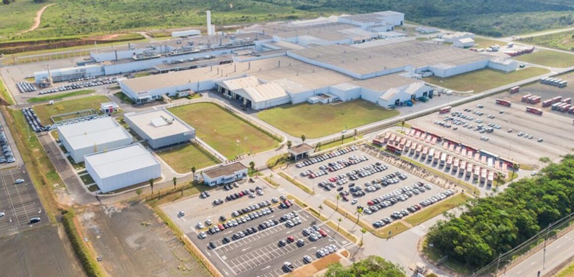 i638006 Toyota anuncia retomada da produção no Brasil em novembro com motores importados do Japão