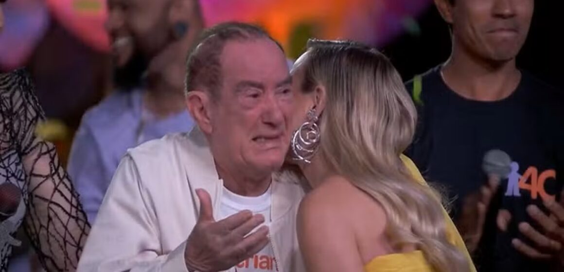 Renato Aragão se emociona em homenagem pelos 40 anos do Criança Esperança