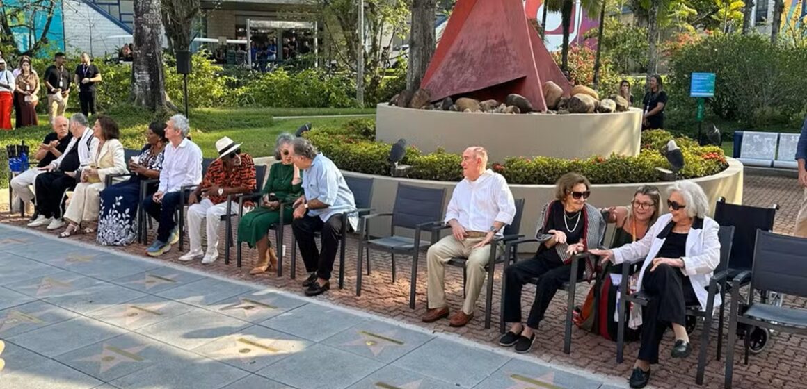 Estúdios Globo inauguram Calçada da Fama em celebração aos 30 anos