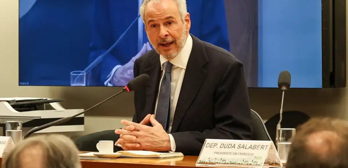 0d4a3321 Presidência da COP30 propõe taxação de jatos de luxo para financiar ação climática global