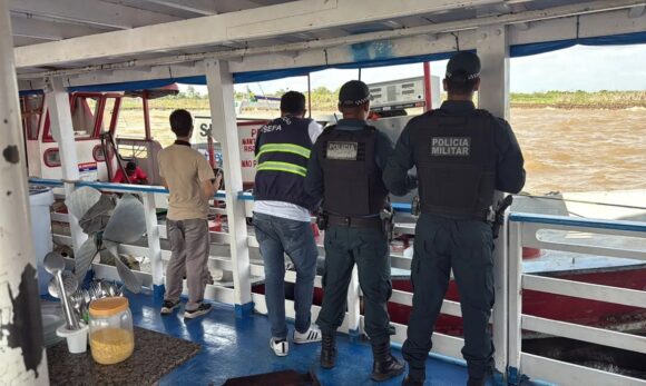 20251104133131-GC00072171-F00271805 Sefa apreende 3,6 mil litros de diesel sem nota fiscal em Santarém