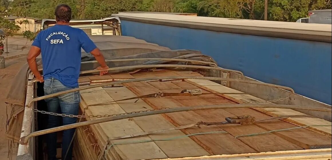 Fiscalização no Pará apreende placas de metal e madeira serrada em operações de combate à sonegação
